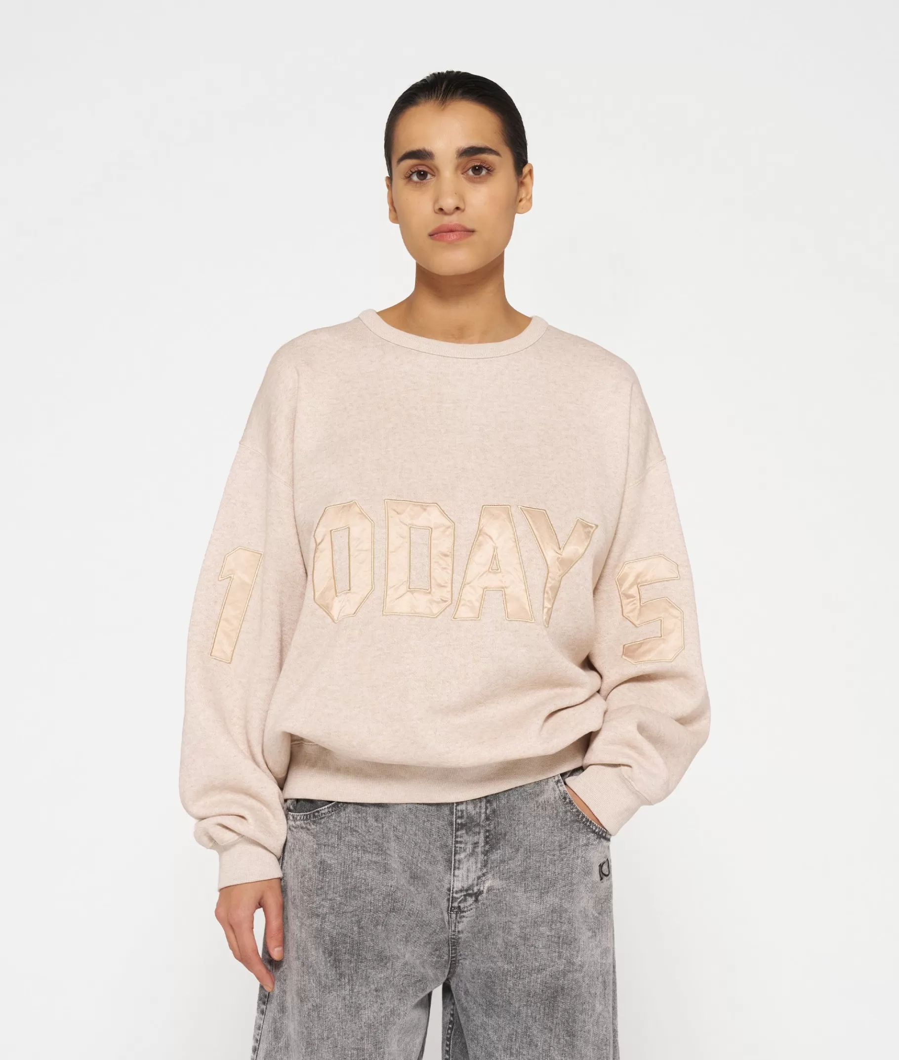 10DAYS statement sweater logo