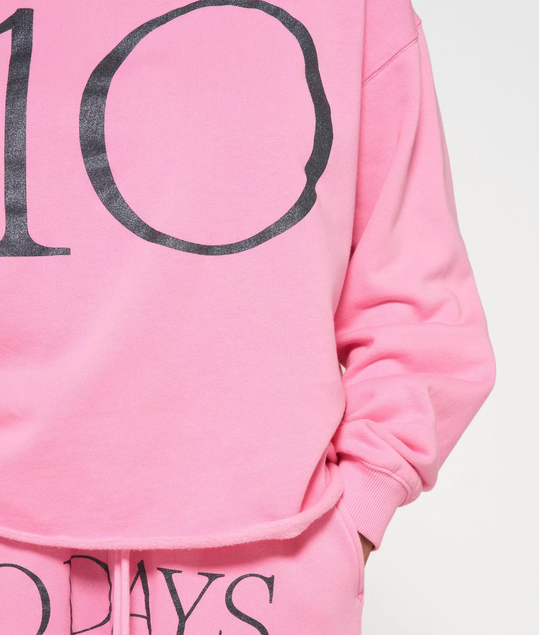 10DAYS sweater logo